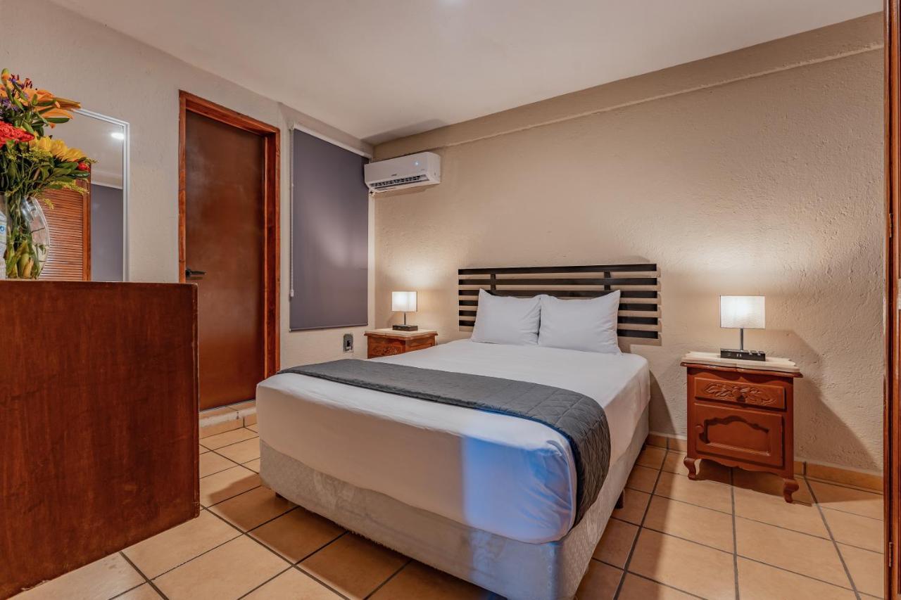 Hotel Brisas 5A Av, Плая дел Кармен Екстериор снимка