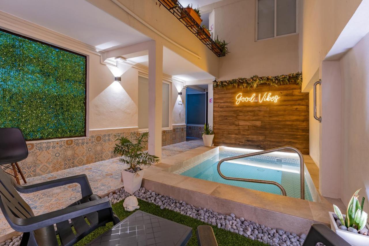 Hotel Brisas 5A Av, Плая дел Кармен Екстериор снимка