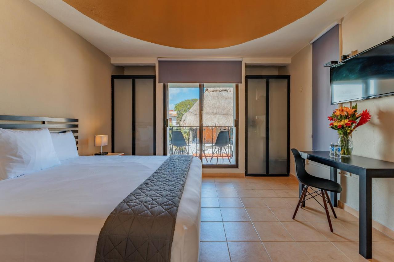 Hotel Brisas 5A Av, Плая дел Кармен Екстериор снимка