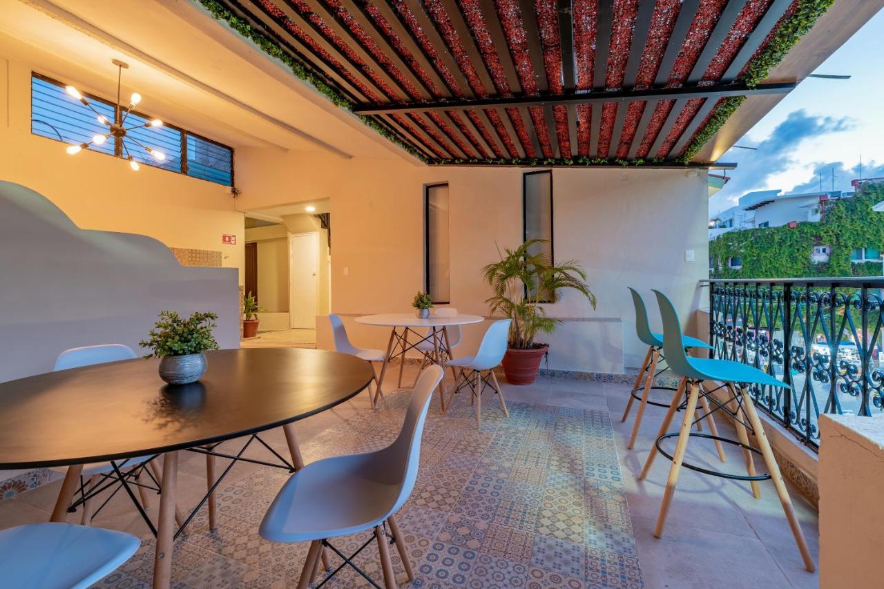 Hotel Brisas 5A Av, Плая дел Кармен Екстериор снимка