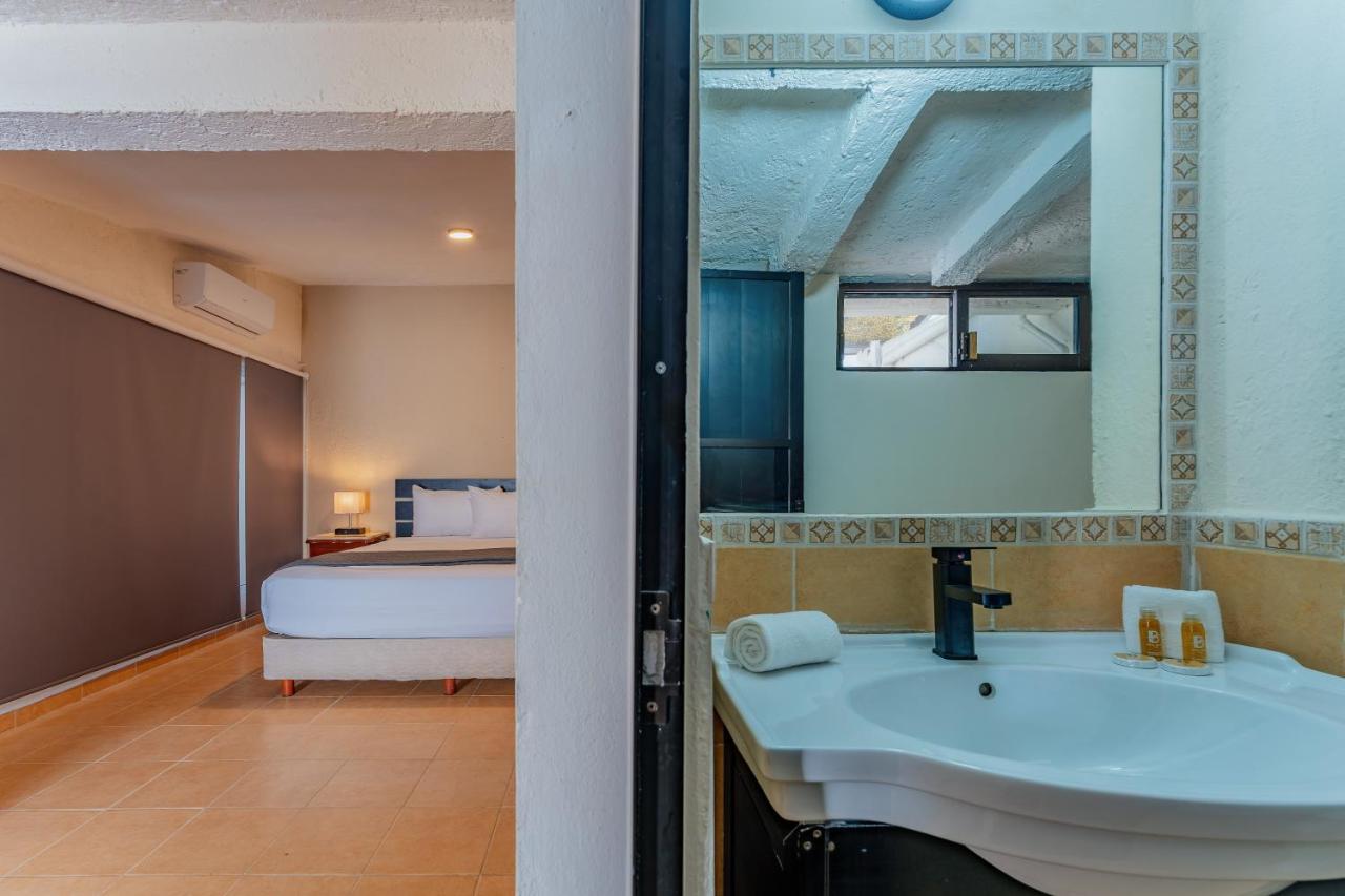 Hotel Brisas 5A Av, Плая дел Кармен Екстериор снимка