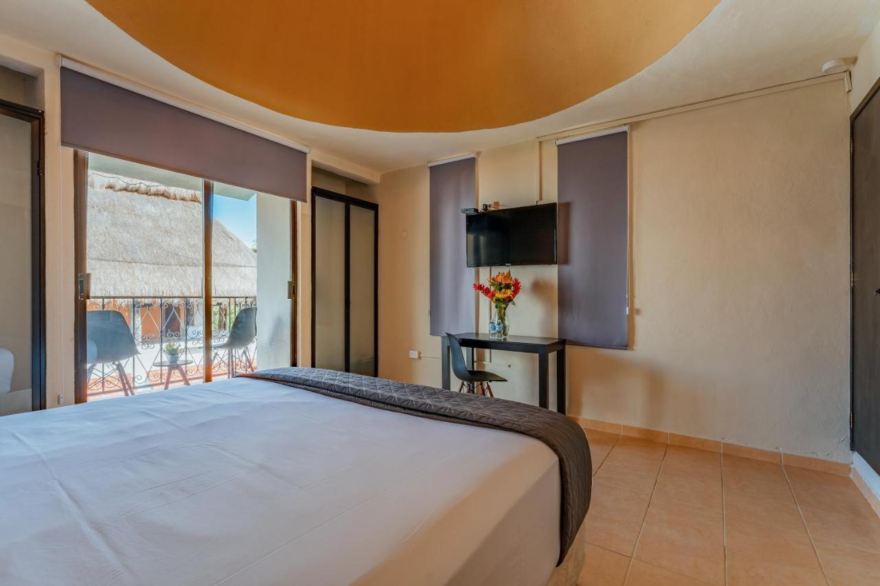 Hotel Brisas 5A Av, Плая дел Кармен Екстериор снимка