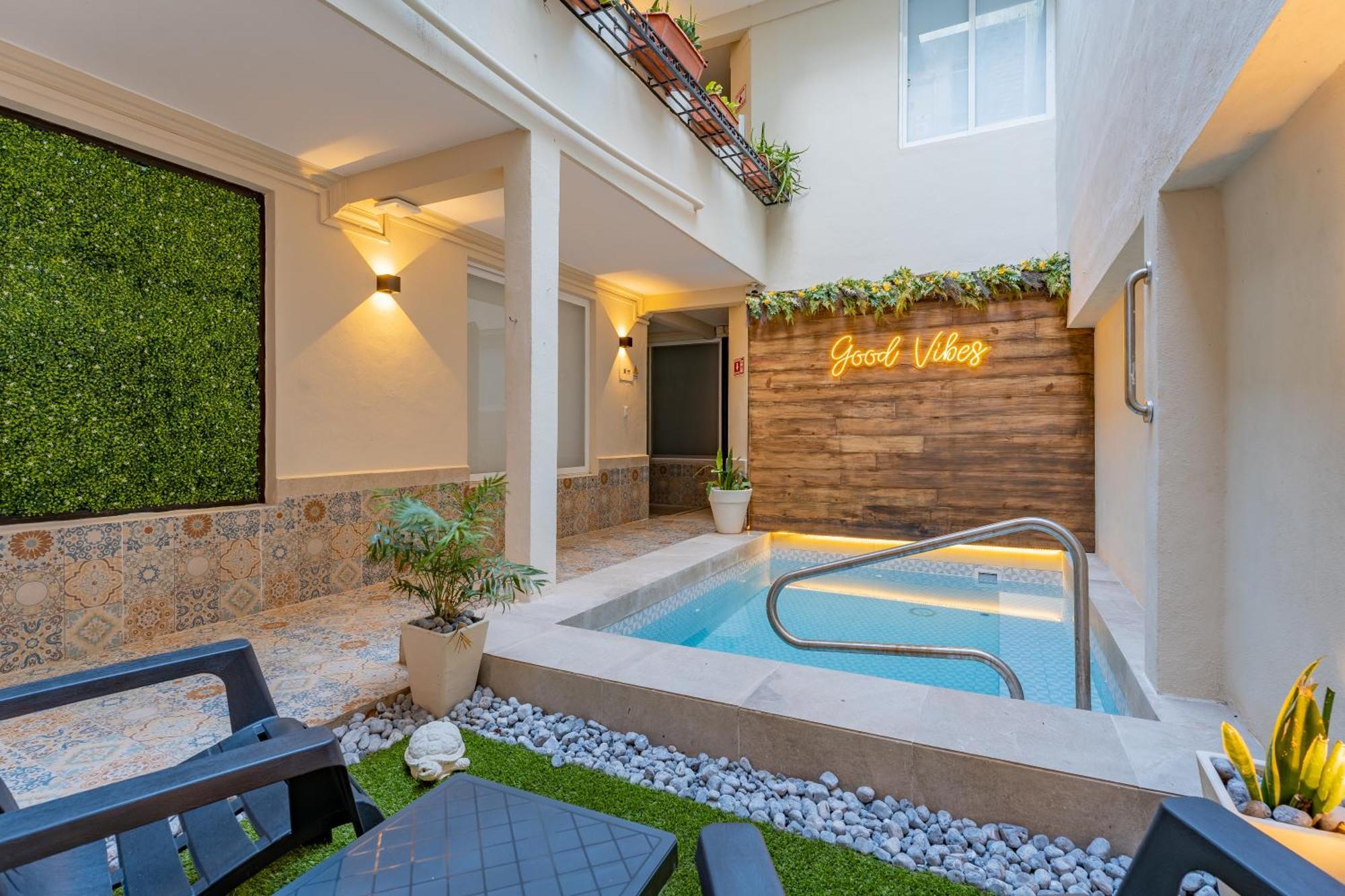 Hotel Brisas 5A Av, Плая дел Кармен Екстериор снимка