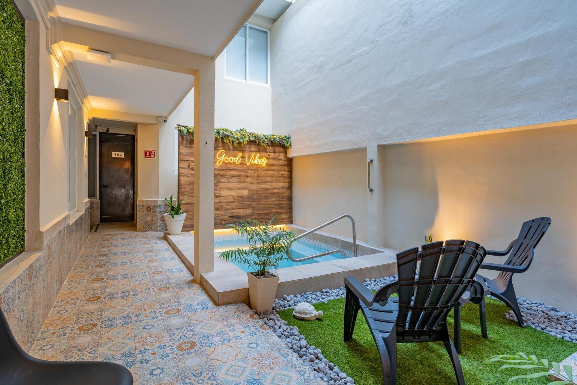Hotel Brisas 5A Av, Плая дел Кармен Екстериор снимка